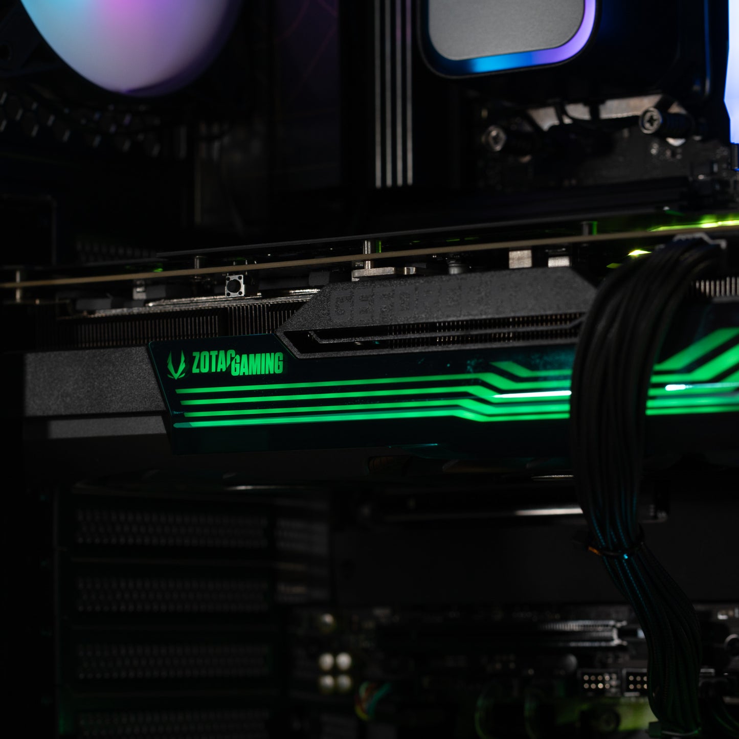 Sombre - Ryzen 7 9700X | RTX 4070 Ti Super | 64GB RAM | 2TB SSD