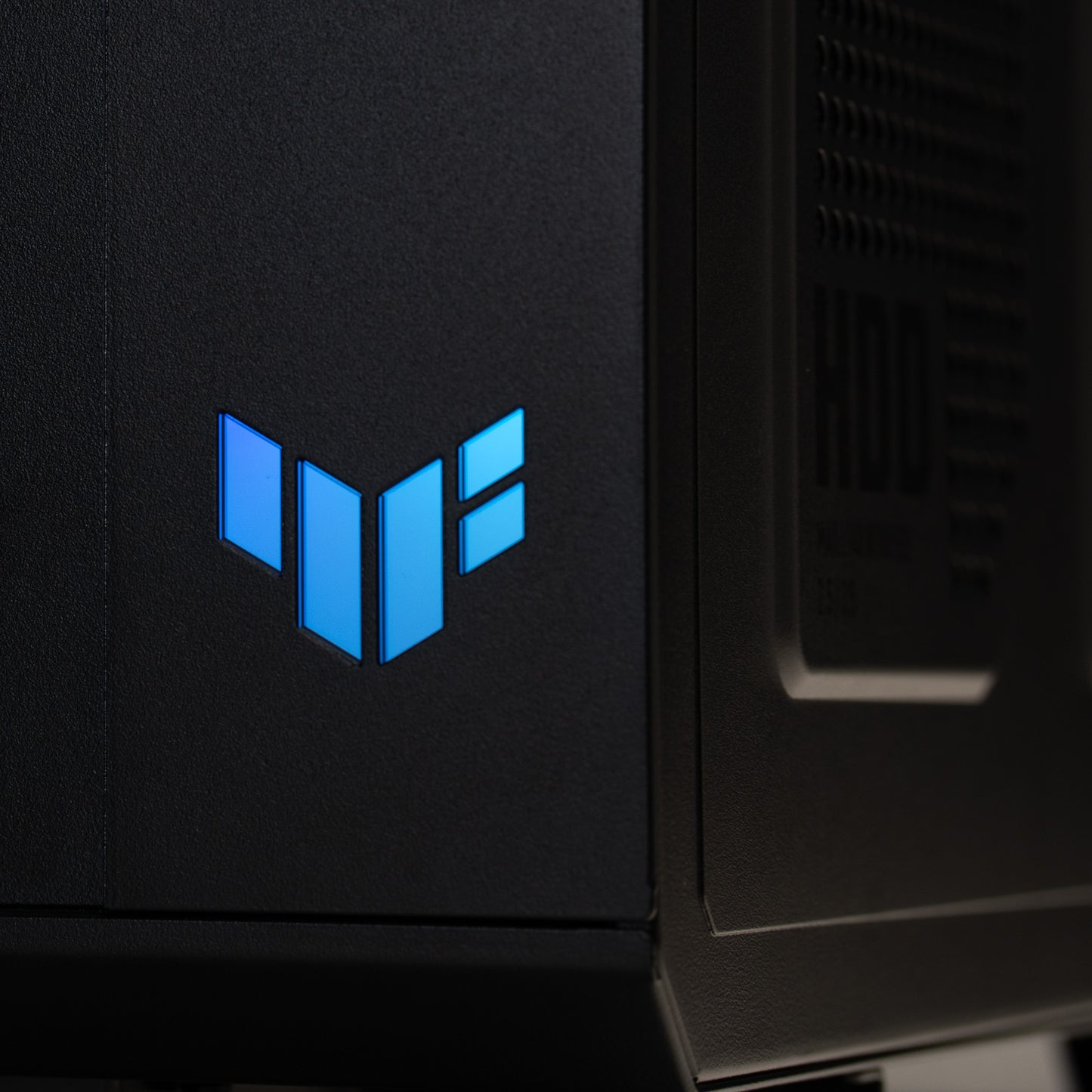 Sombre - Ryzen 7 9700X | RTX 4070 Ti Super | 64GB RAM | 2TB SSD