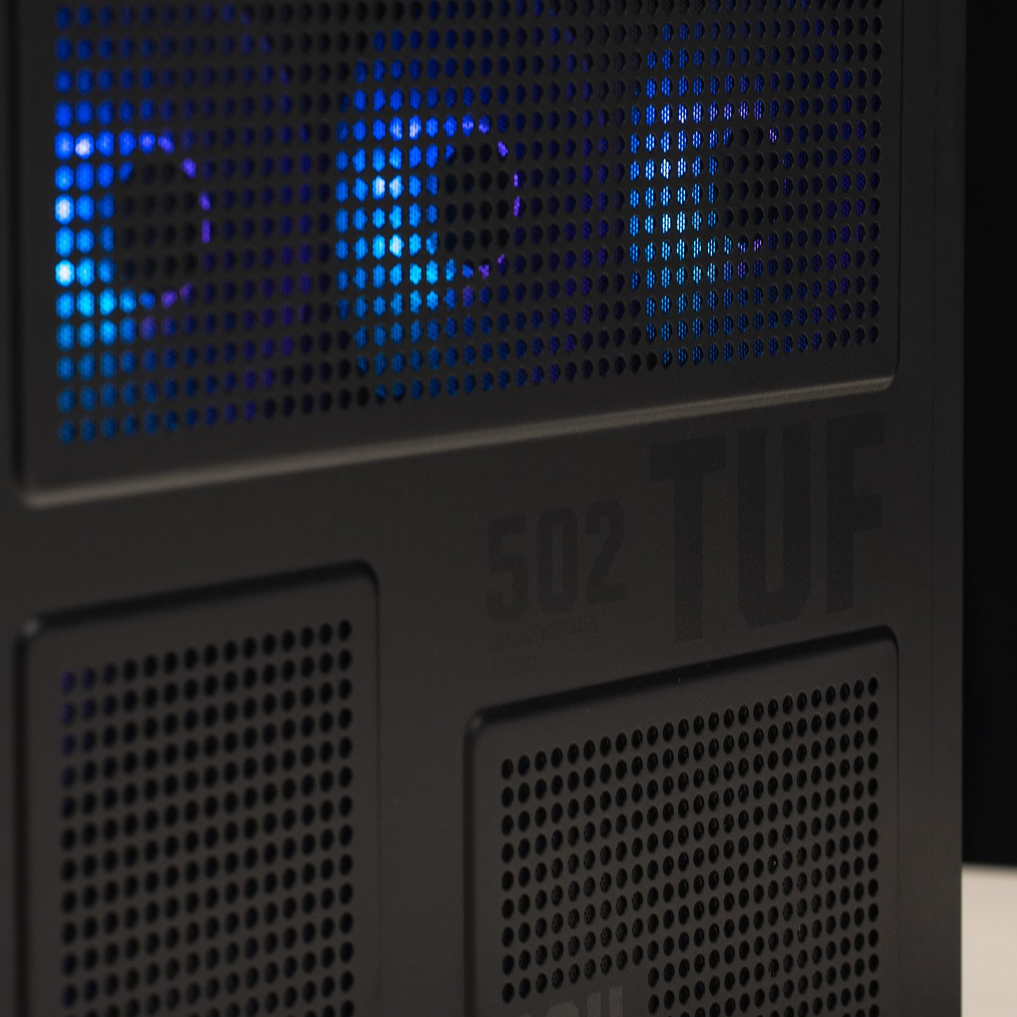 Sombre - Ryzen 7 9700X | RTX 4070 Ti Super | 64GB RAM | 2TB SSD