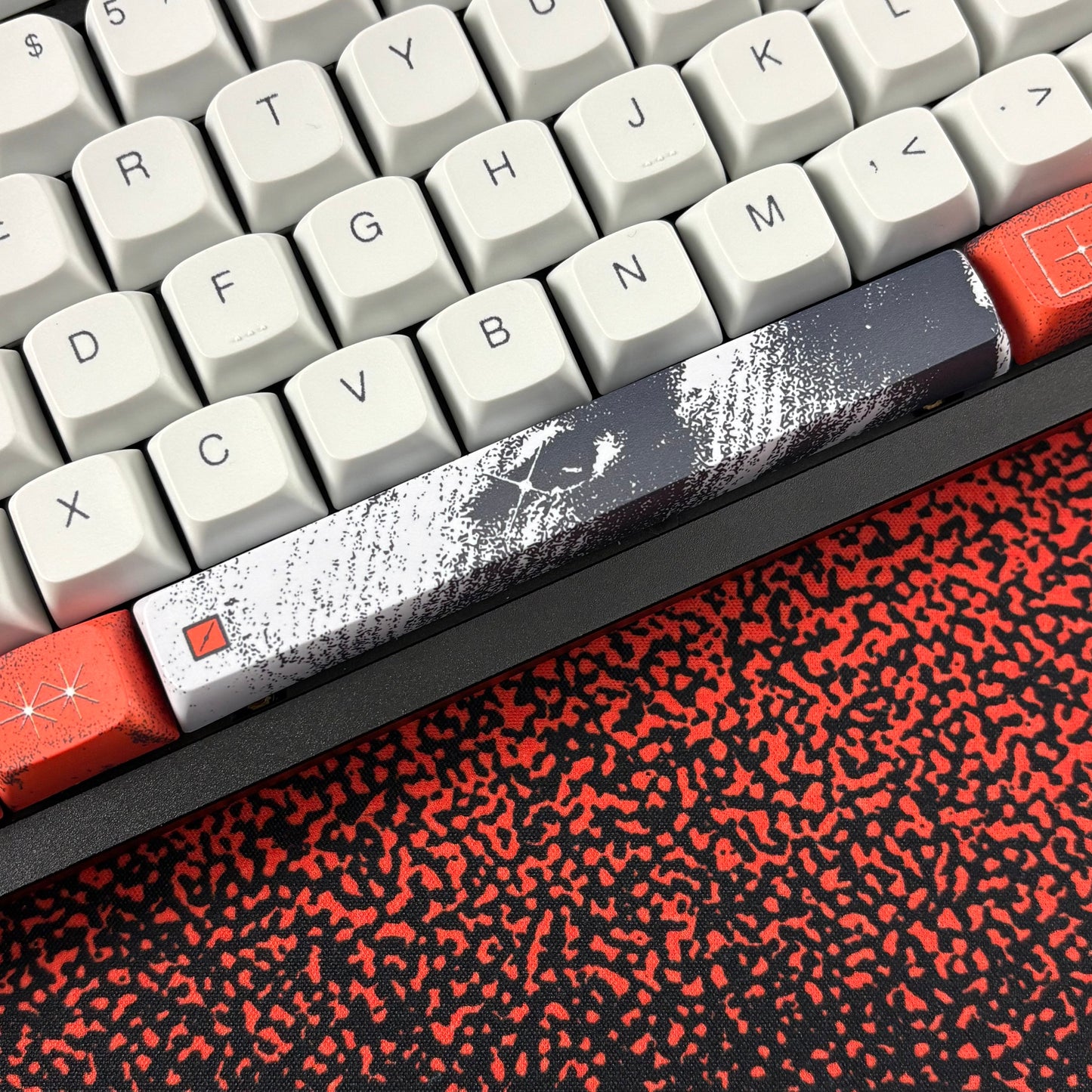 Custom Keycap Set - Threshold - Bleed