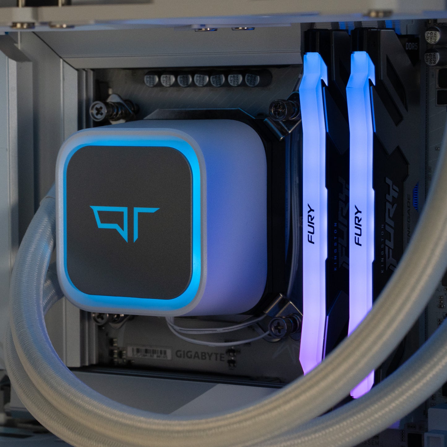 Neige - Core Ultra 7 265KF | RTX 5080 | 32GB RAM | 2TB SSD